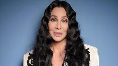 Does Cher Wear A Wig?-Reveal The Truth